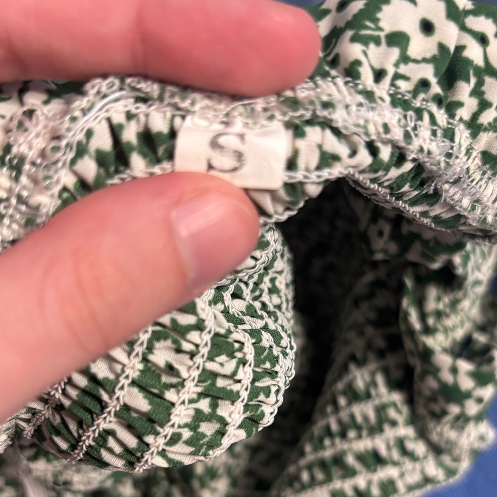 Green Floral SHEIN Mini Dress – Flowy & Feminine - Picture 8 of 8